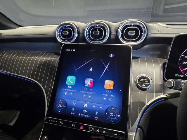 自動車保険に関しても、メルセデス・ベンツ専用のプログラムをご用意しております。飛び石や落下物などでのフロントガラスの修理が必要となった場合、最大で9万円分の補償を致します。