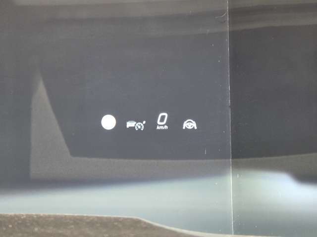 ボディコーティングやウィンドウフィルムの貼り付けなどもお任せ下さい。カーディテーリング専門の職人が、丁寧に施工させて頂きます。