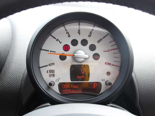 走行距離も少なくエンジンのコンディションも良好です。