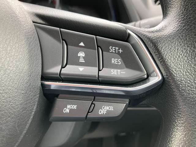 アダプティブクルーズコントロール！簡単なスイッチ操作で、先行車との距離を測定し、車間を保ち自動的に加・減速します。車間距離も設定可能。