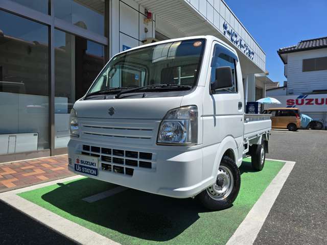外装は専門のスタッフが仕上げを行っておりますので、きれいな状態でご納車できます。