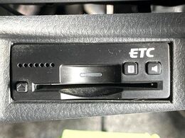 【ETC】高速道路の料金所をストレスなく通過！話題のスポットやサービスエリアに多い「スマートIC」利用時は必須のアイテムです。当店でセットアップを実施、ご納車当日からすぐにご利用いただけます！