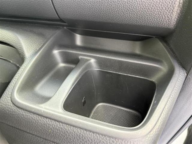 お車に合わせて無料保証以外にも、保証範囲、期間、距離を拡充させた有料保証もご用意しております！中古車の購入が初めてで不安・・・というお客様もご安心ください！