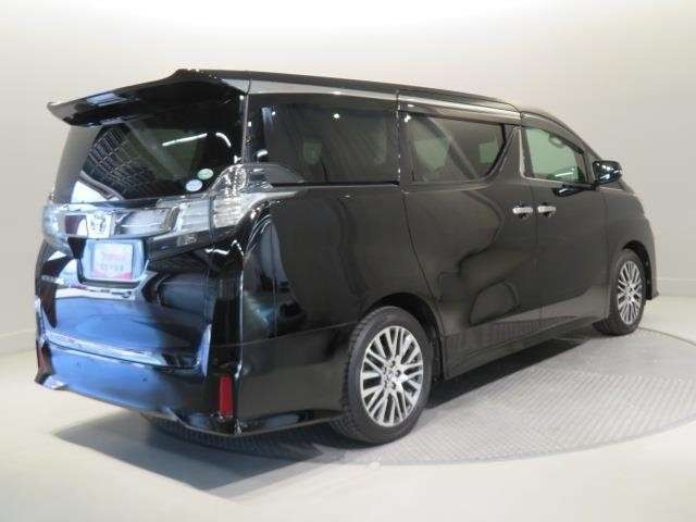 ご納車前にはエンジンオイル・オイルエレメント等を交換して、トヨタディーラーのエンジニアがしっかりと整備をさせていただきます。交換部品などについては、スタッフへお尋ねください。