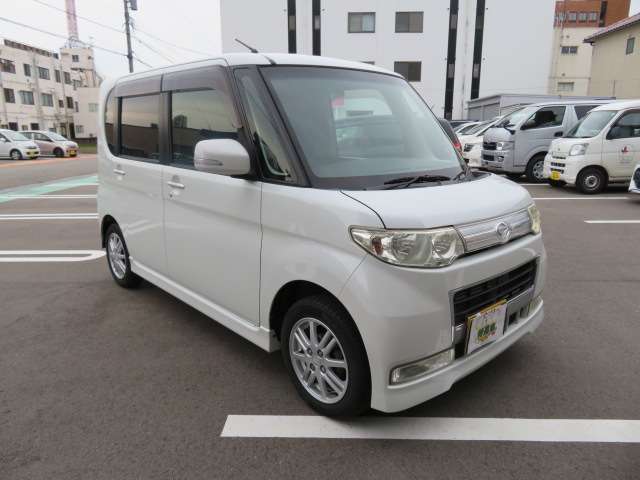 傷ついちゃったクルマの鈑金や塗装もできるにゃん☆セベラルオートはなんでもできるにゃん！