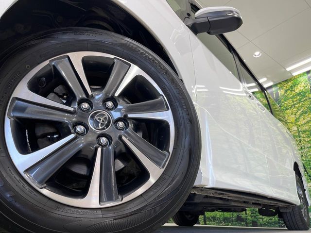 【純正16インチアルミホイール】外観にマッチした純正アルミホイールを装着しております。各種社外アルミホイールや、スタッドレスタイヤも取扱いしております。是非ご相談ください♪