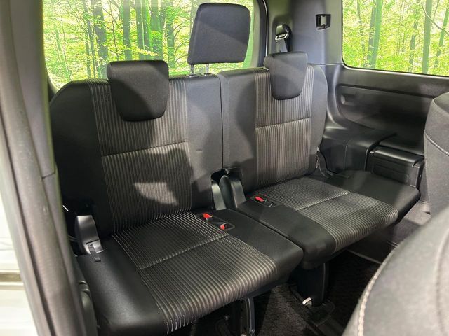 3列目シートはもちろん状態良好☆大人でもゆったりと座って頂けますので、大人数でのお出かけもラクラクです♪ご家族で、気の知れた仲間で、ドライブに行くのが楽しみですね♪