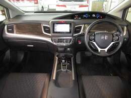 黒を基調としたブラックインテリアで、スポーティーな高級感ある内装に仕上がっております！