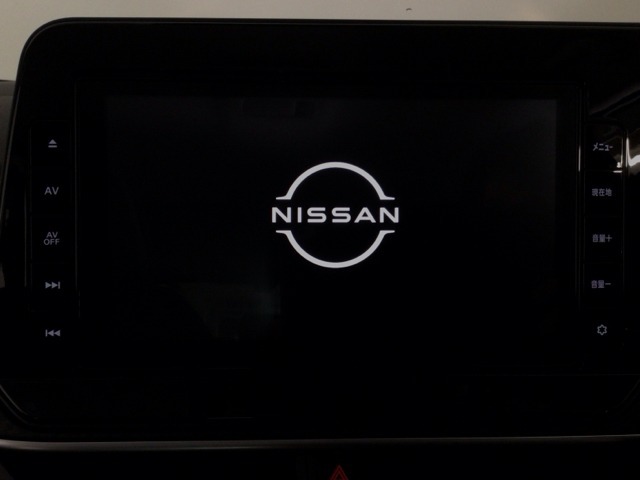 【オーディオ機能】ナビに一体のオーディオは、フルセグTVの他にCDプレーヤーを装備♪もちろんFM/AMラジオもお聞きいただけますよ♪