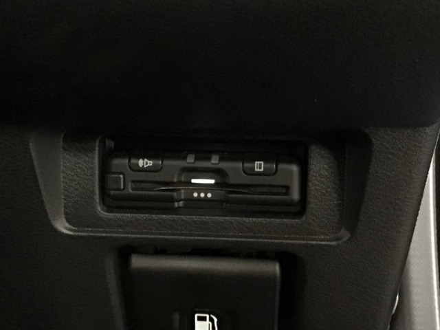 【ETC車載器】もはや必須アイテムのETCを搭載！高速道路のご利用時にとても便利！わずらわしい料金所での現金支払いが不要となりスムーズに通過できます♪