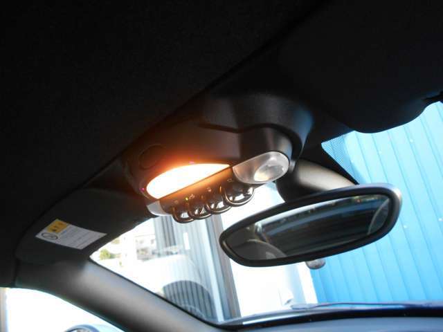 ルームミラー廻りです。車検や整備でお車をお預かりさせて頂く際や、ご納車まで代わりのお車が必要な際には、無料で代車をお貸ししております！（要予約）　お気軽にお問い合わせください♪