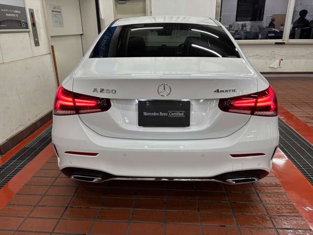 お取扱するお車は、デモカー・弊社が販売した車が中心で、全てのお車が『認定中古車保証』付のお車です。また、メルセデス・ベンツが指定した認定整備基準をクリアしたクオリティーの状態でご納車致します。