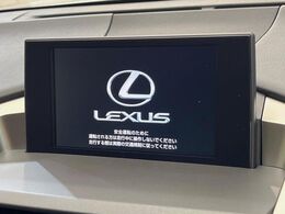 【メーカー純正ナビ】インテリアに溶け込むスタイリッシュな「専用設計」メーカーナビを装備♪視認性や操作性など基本性能にも優れ、より上質なカーライフをお楽しみいただけます。
