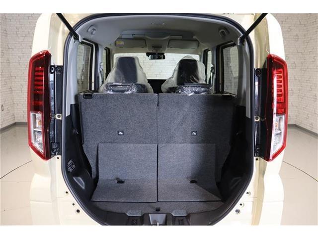 こんなに広い荷室が出来ますよ！背の高い荷物も積めます。リアシートとトランクが繋がっているので、長尺ものでも収納がOK！買い物等で重宝しますよ！