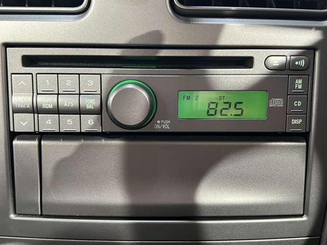 【オーディオ】ドライブには欠かせない音楽♪CD・ラジオをお楽しみいただけます！もちろん、カーナビの販売もおこなっております♪