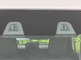 【スズキ　セーフティサポート】走行中に前方の車両等を認識し、衝突しそうな時は警報とブレーキで衝突回避と被害軽減をアシスト。より安全にドライブをお楽しみいただけます。
