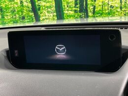 【純正ナビ】人気の純正ナビを装備。オーディオ機能も充実しており、Bluetooth接続すればお持ちのスマホやMP3プレイヤーの音楽を再生可能！毎日の運転がさらに楽しくなります！！