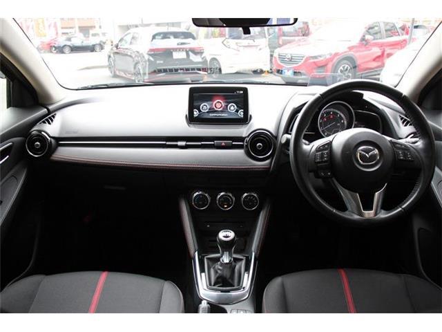 インパネ周りの使用感も少なく、状態の良いお車です！ご不明点やご来店のお際は是非お電話でご連絡下さい！