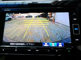 後方確認はオマカセのリアカメラ付です。雨天時や夜間のバック駐車時などで特に視界の安全確認に役立ちます。