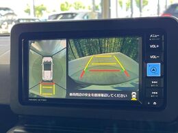 【パノラマモニター】専用のカメラにより、上から見下ろしたような視点で360度クルマの周囲を確認することができます☆死角部分も確認しやすく、狭い場所での切り返しや駐車もスムーズに行えます。