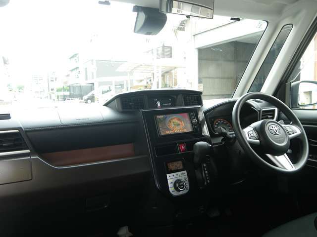 安心のダブルエアバック装備に便利なスマートキー車！