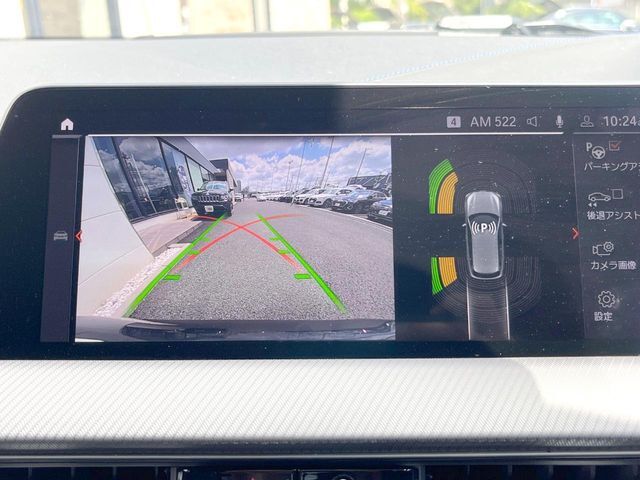 ●ガイドライン付きバックカメラ：不安な駐車もこれで安心！ガイドライン付きなので狭い箇所での駐車もラクラクです！