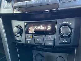 季節問わず快適に過ごせるオートエアコン。