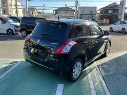 ブラックカラーで引き締まった格好良い1台！