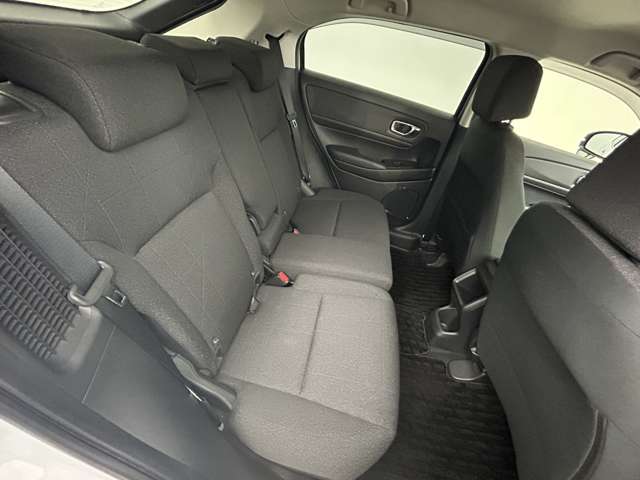 【　セカンドシート　】2列目も広々お乗りいただけます♪