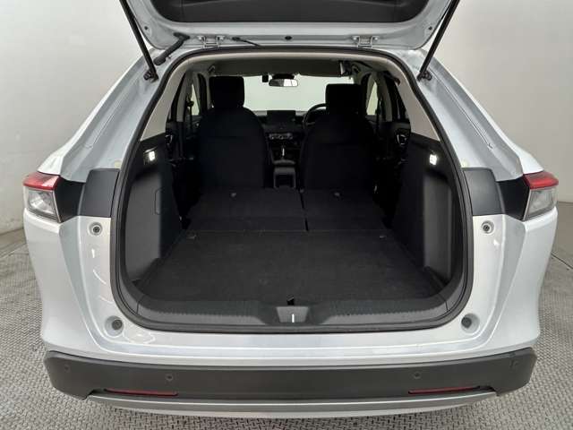 【　ラゲッジスペース　】荷室もこの広さ♪大容量の空間が広がります♪当店は中古車・登録済み未使用車の取扱をしております。札幌・北海道・函館・小樽・千歳・室蘭・苫小牧・旭川・稚内・釧路・帯広・根室