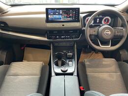 年式　メーカー　車名　グレード　入荷しました！当店の在庫のおクルマは全車修復歴無し！安心してご検討下さいませ。