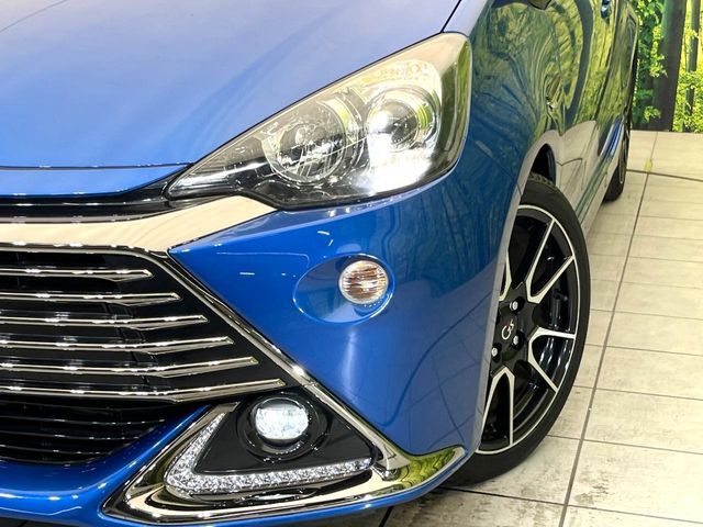 【LEDヘッドライト】悪天候や夜間走行時も良好な視界を確保し安心して運転できる高輝度LEDヘッドライトを装備！点灯速度が早く、消費電力も抑えられています。