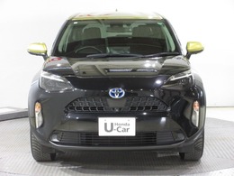 フロントグリルを中心に「全体から前に押し出す動き」を表現しており、フロントマスクの強さを表現しています。先代よりもワイド＆ローをとなっており小さいながらも凛々しい表情を作り出しています。