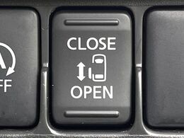 【パワースライドドア】スマートキーや運転席のスイッチでスライドドアの開閉が可能♪電動だから力を入れてドアを開ける必要が無く、小さいお子様でも、重い荷物を持っている時もラクに開け閉めできます♪