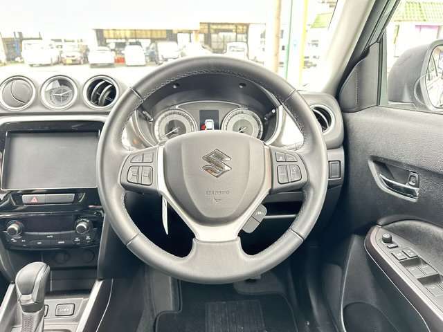 ★修復歴車一切ありません！それどころか、弊社の仕入在庫につきましては、フェンダー、ボンネット、ドアパネル等の交換歴、修理歴のある車両は基本的に仕入れを行いませんので高品質な車両のみ在庫で揃えています！