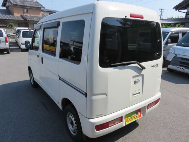 自社では板金塗装ブースも完備しておりますので車体の＊擦り傷＊へこみなどもしっかりと修理させていただいております！