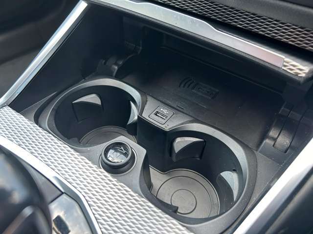 安心してカーライフを初めていただく事が出来る様、納車前にディーラー整備工場もしくは熟練メカニックが在籍する輸入車専門の整備工場にて点検を行い必要な整備を致します。