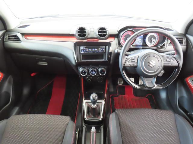 当社の中古車は全社整備付価格です。別途、整備料金をいただくことはございませんのでご安心ください。全社オイル、オイルフィルターの交換はもちろんのこと、必要だと判断した消耗品は交換させていただきます