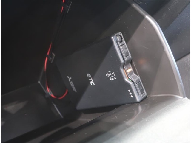 ETC車載器付きです。高速道路の料金所もスムーズに通過できます。
