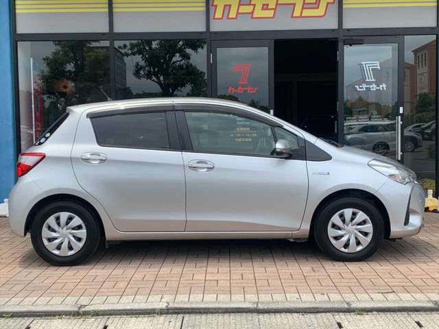新車のカタログも取り揃えております！新車をご検討中の方も是非ご来店ください！