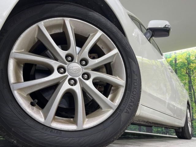 【純正16インチアルミホイール】外観にマッチした純正アルミホイールを装着しております。各種社外アルミホイールや、スタッドレスタイヤも取扱いしております。是非ご相談ください♪