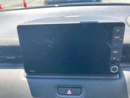 【大画面ナビ】人気の大型9インチナビを装備。存在感のある大画面はインパクト大！ナビ利用時のマップ表示は見やすく、テレビやDVDは臨場感がアップ！いつものドライブがグッと楽しくなります♪