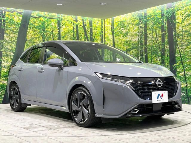 大好評のボディコーティング「弾スプラッシュコート」もご納車までに施工可能。通常のガラスコートと異なる、耐久年数6年の無機質ガラスコーティングが、ボディをキレイな状態に保ってくれます。