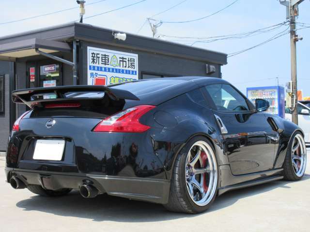 注文販売も承ります。在庫にない車でも、お客様こだわりの条件をお聞かせください。当社が全国よりお探しします。毎月数名の方からご依頼をいただいております。