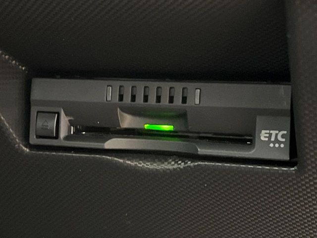 【ETC】高速道路の料金所をストレスなく通過！話題のスポットやサービスエリアに多い「スマートIC」利用時は必須のアイテムです。当店でセットアップを実施、ご納車当日からすぐにご利用いただけます！