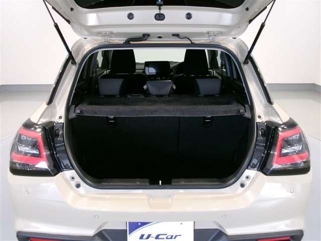 広々トランク！荷物もたっぷり！