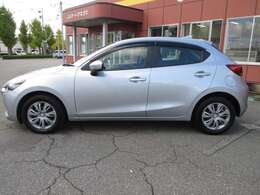 展示場には常時30台以上展示中！お探しの車がきっと見つかりますよ！