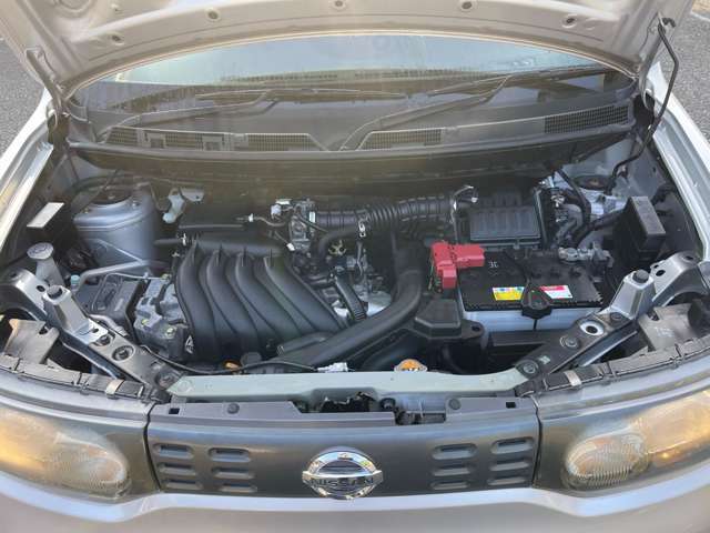 エンジンルームもきれいな状態でございます。ご納車前にはしっかりと整備させていただきます。
