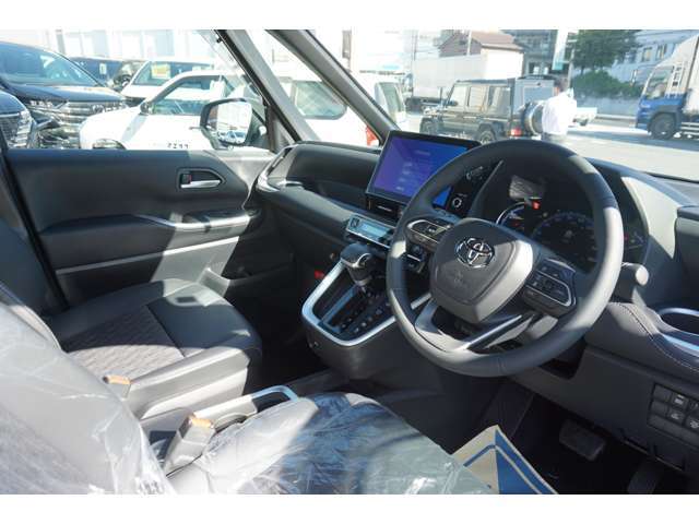 ▼遠方でも「実車を超える見える化」でご案内！NICEはクチコミ平均4.7点・5000件超の高評価！納得の内装状態をしっかり確認できます。