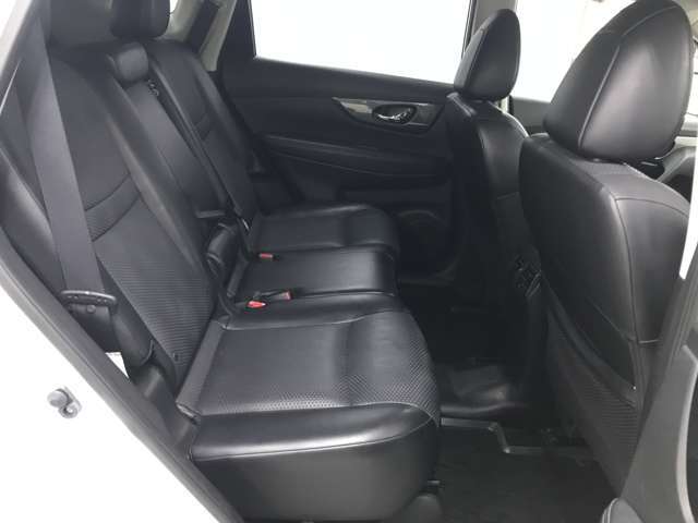 当店のクルマにアクセスいただき、ありがとうございます♪エースオートの中古車は安心がいっぱい♪♪長期保証に自動車鑑定協会の鑑定書付き！自社整備工場による徹底した整備でのお渡し！
